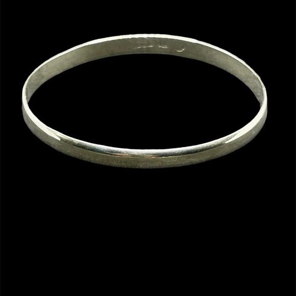 Sold sterling silver bangle bracelet - Picture 2 of 4